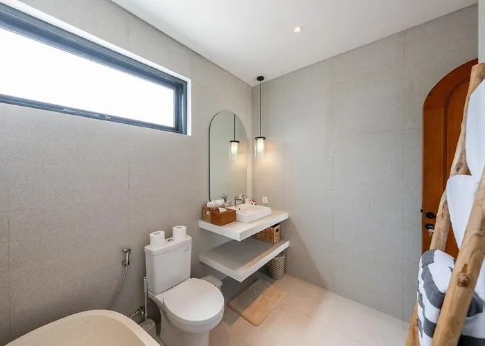 Layana - 3br Pvt Poolvilla Near Canggu, Pererenan ヴィラ *